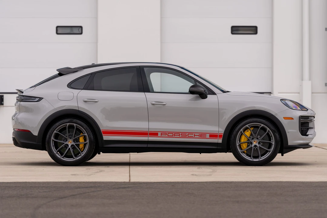 2024 Porsche 9Y0/9Y3 Cayenne Turbo GT - Image 25 of 31