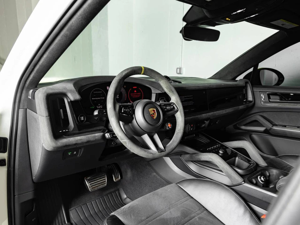 2024 Porsche 9Y0/9Y3 Cayenne Turbo GT - Image 4 of 4