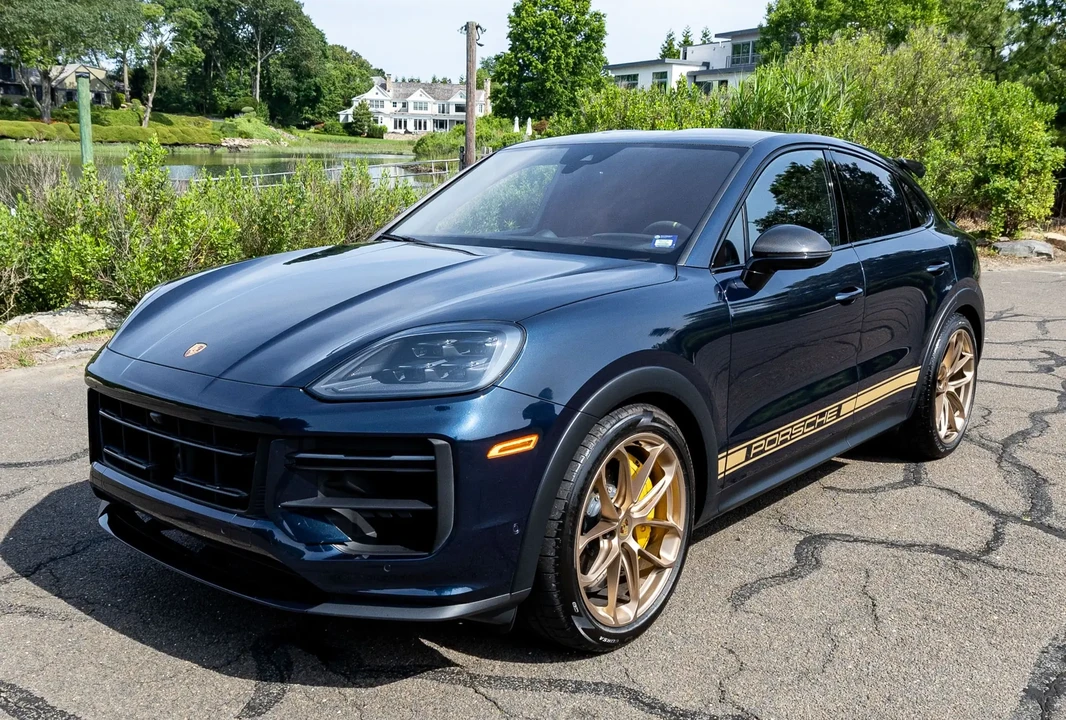2024 Porsche 9Y0/9Y3 Cayenne Turbo GT - Image 2 of 6