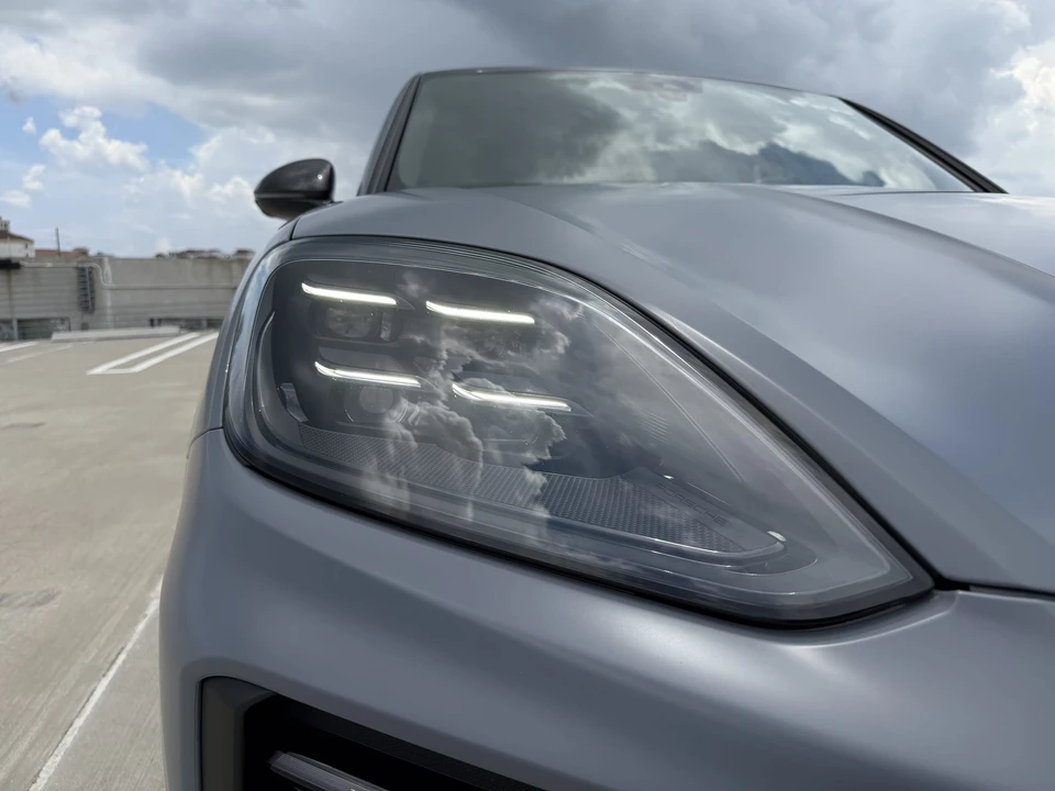 2024 Porsche 9Y0/9Y3 Cayenne Turbo GT - Image 26 of 31