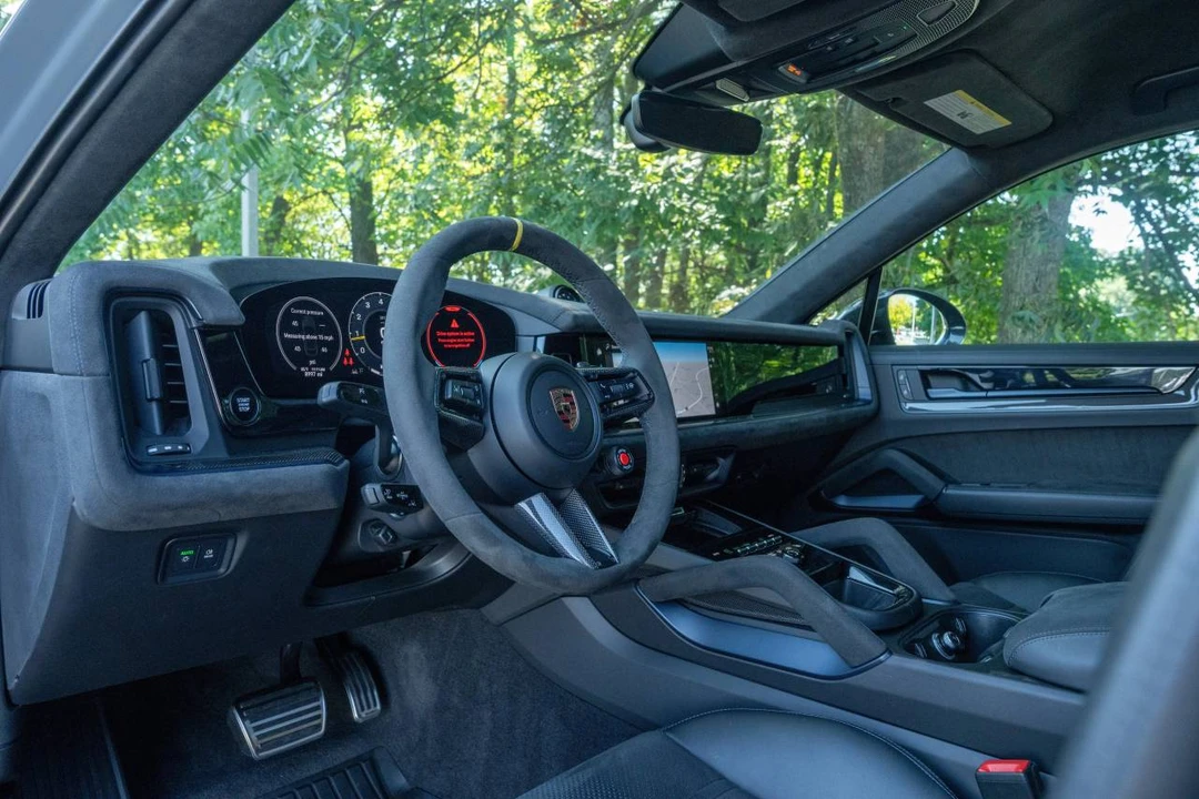 2024 Porsche 9Y0/9Y3 Cayenne Turbo GT - Image 4 of 4
