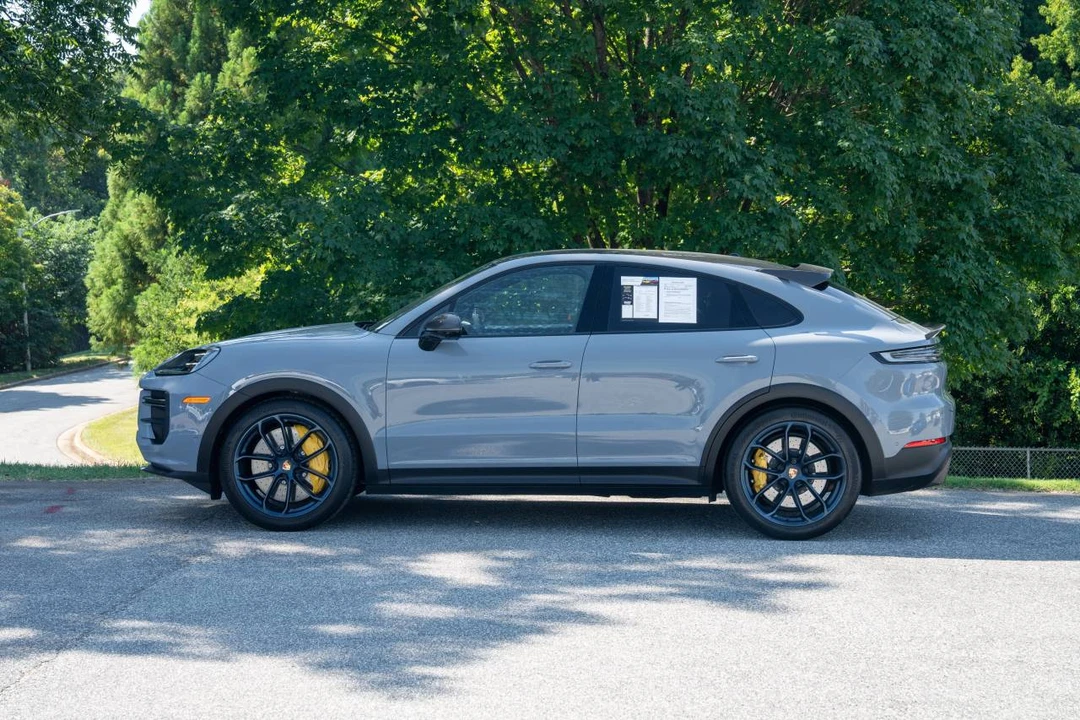 2024 Porsche 9Y0/9Y3 Cayenne Turbo GT - Image 2 of 4