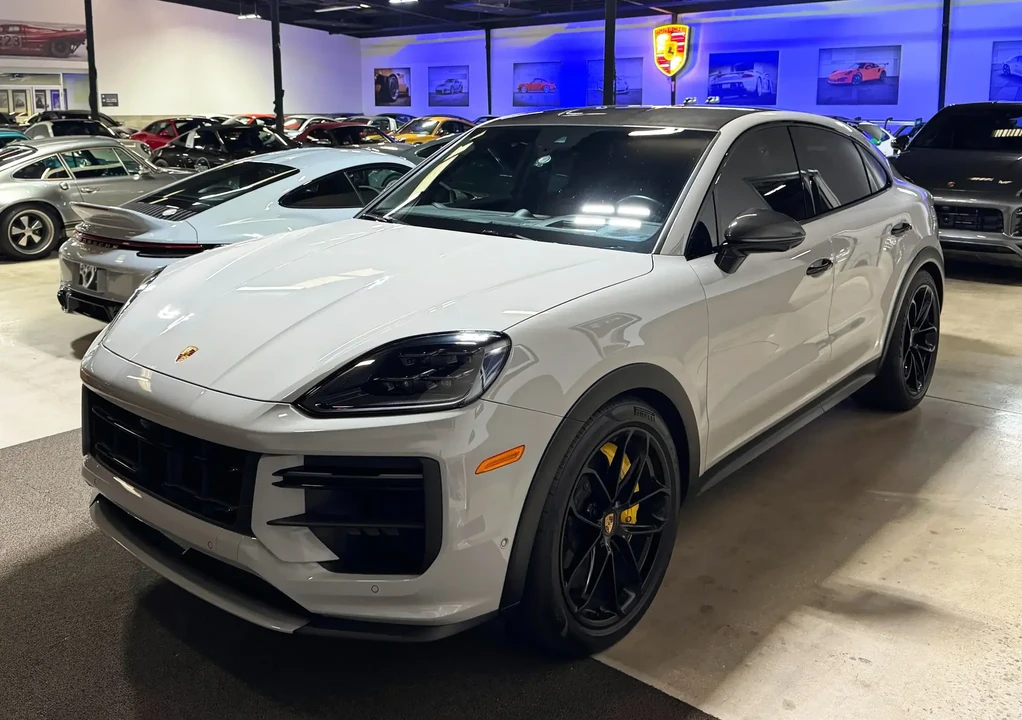 2024 Porsche 9Y0/9Y3 Cayenne Turbo GT - Image 5 of 6