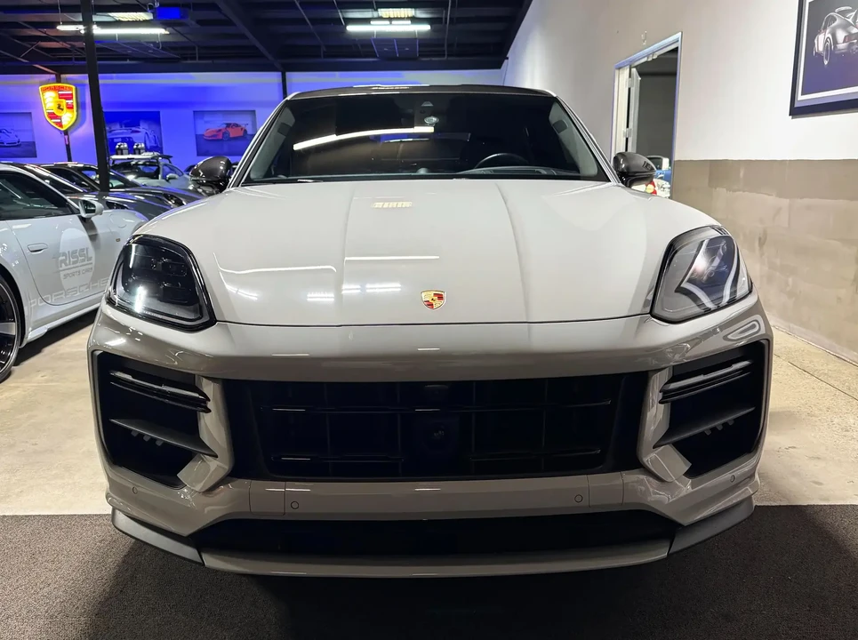 2024 Porsche 9Y0/9Y3 Cayenne Turbo GT - Image 4 of 6