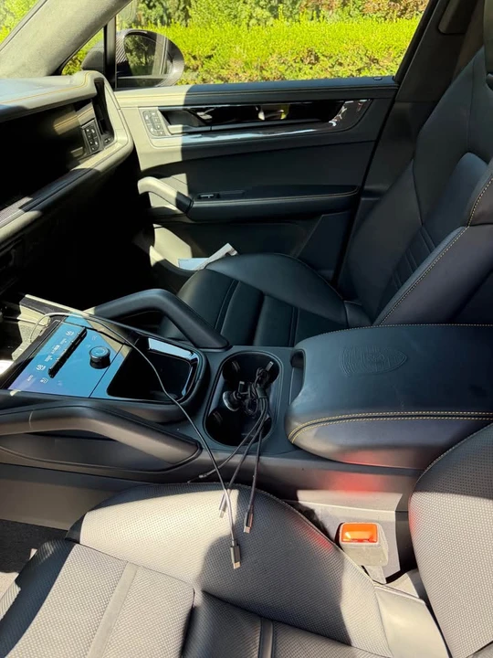 2024 Porsche Cayenne - Image 3 of 12