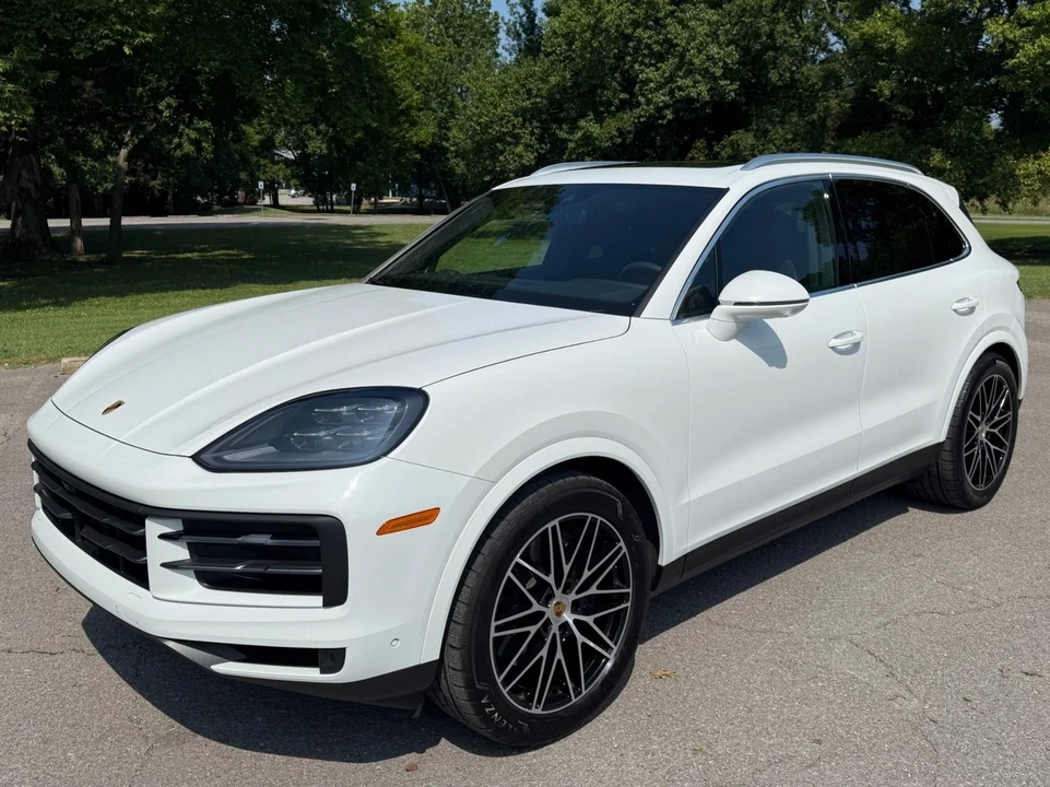2024 Porsche 9Y0/9Y3 Cayenne - Image 2 of 21