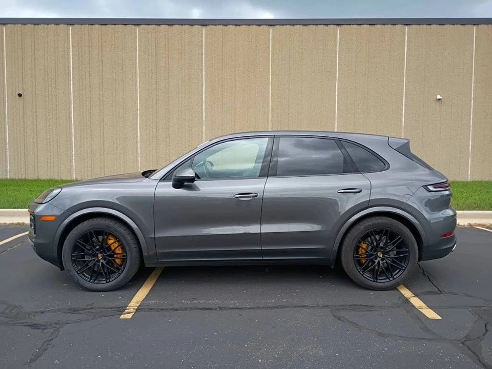 2024 Porsche 9Y0/9Y3 Cayenne - Image 2 of 4