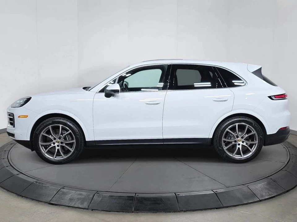 2024 Porsche 9Y0/9Y3 Cayenne - Image 2 of 4