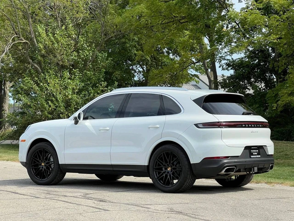 2024 Porsche 9Y0/9Y3 Cayenne - Image 3 of 4