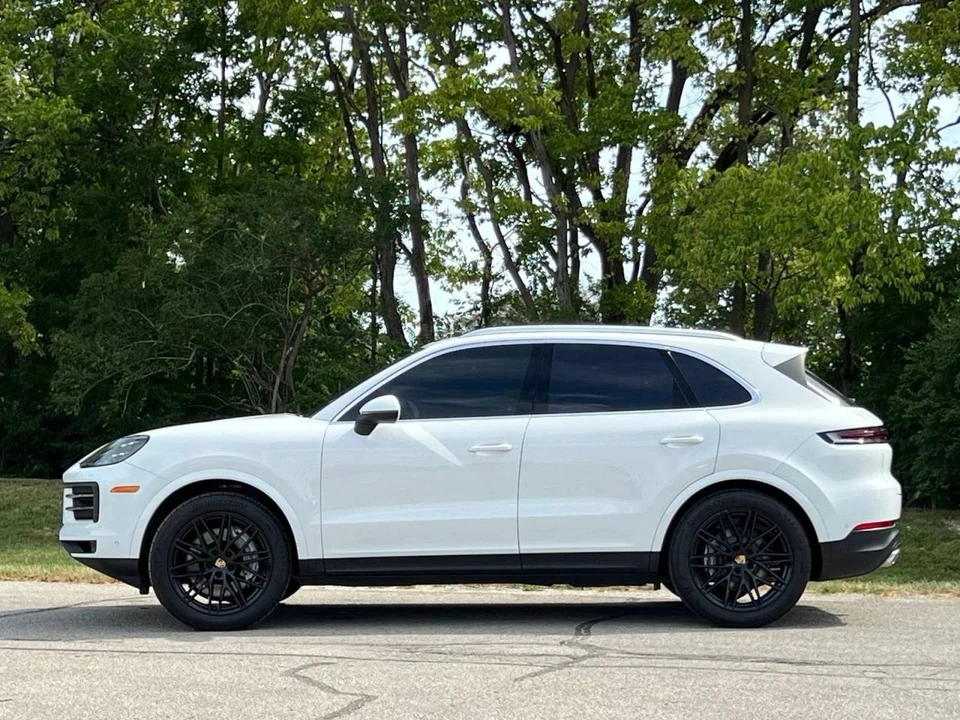 2024 Porsche 9Y0/9Y3 Cayenne - Image 2 of 4