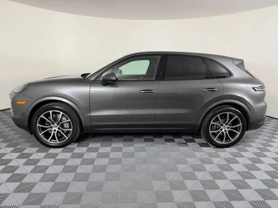 2024 Porsche 9Y0/9Y3 Cayenne - Image 2 of 4