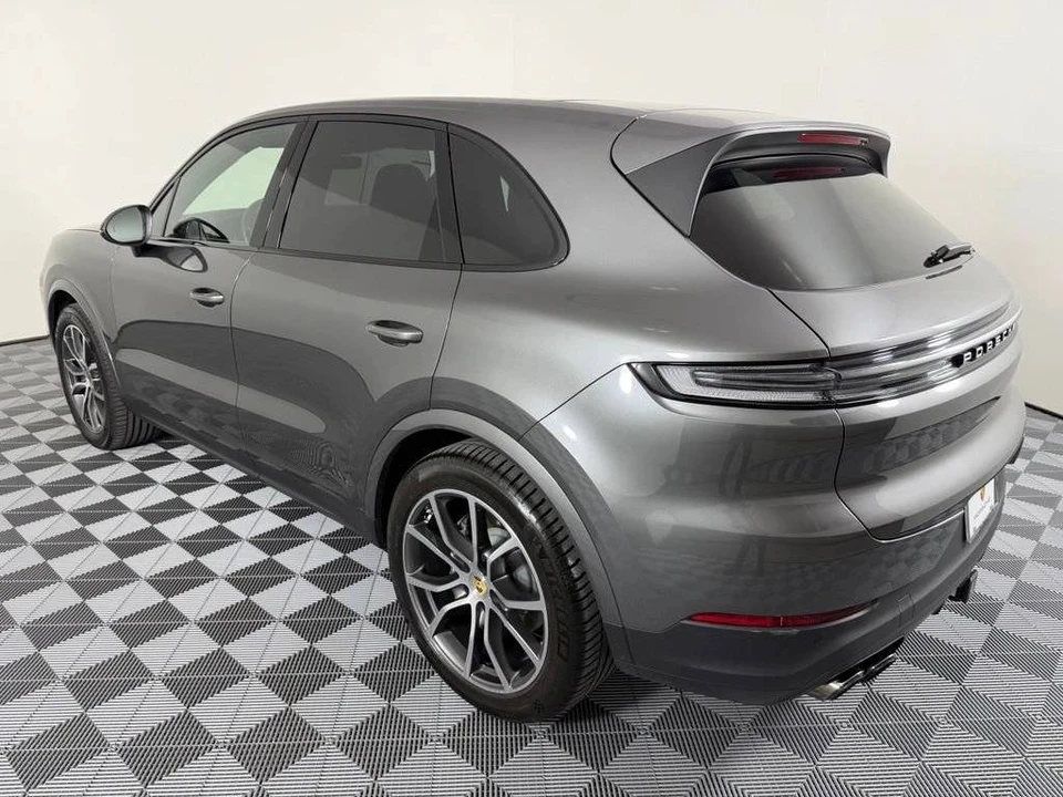 2024 Porsche 9Y0/9Y3 Cayenne - Image 3 of 4