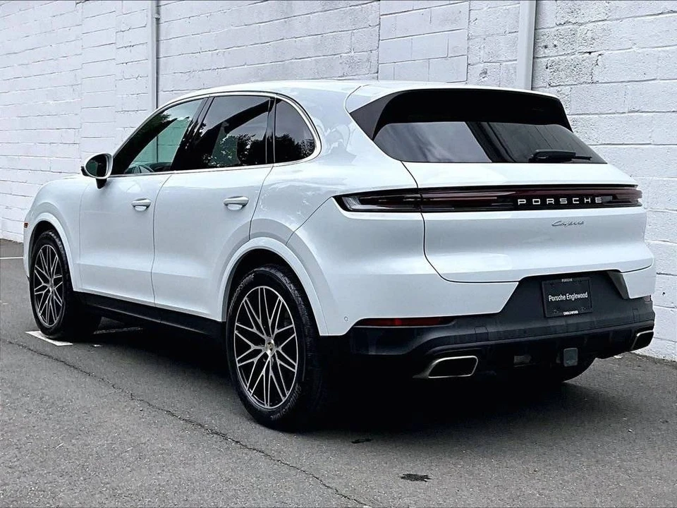 2024 Porsche 9Y0/9Y3 Cayenne - Image 3 of 4