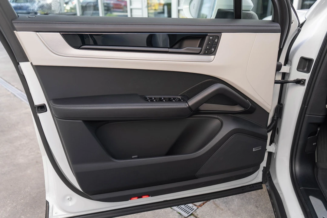 2024 Porsche 9Y0/9Y3 Cayenne - Image 9 of 21