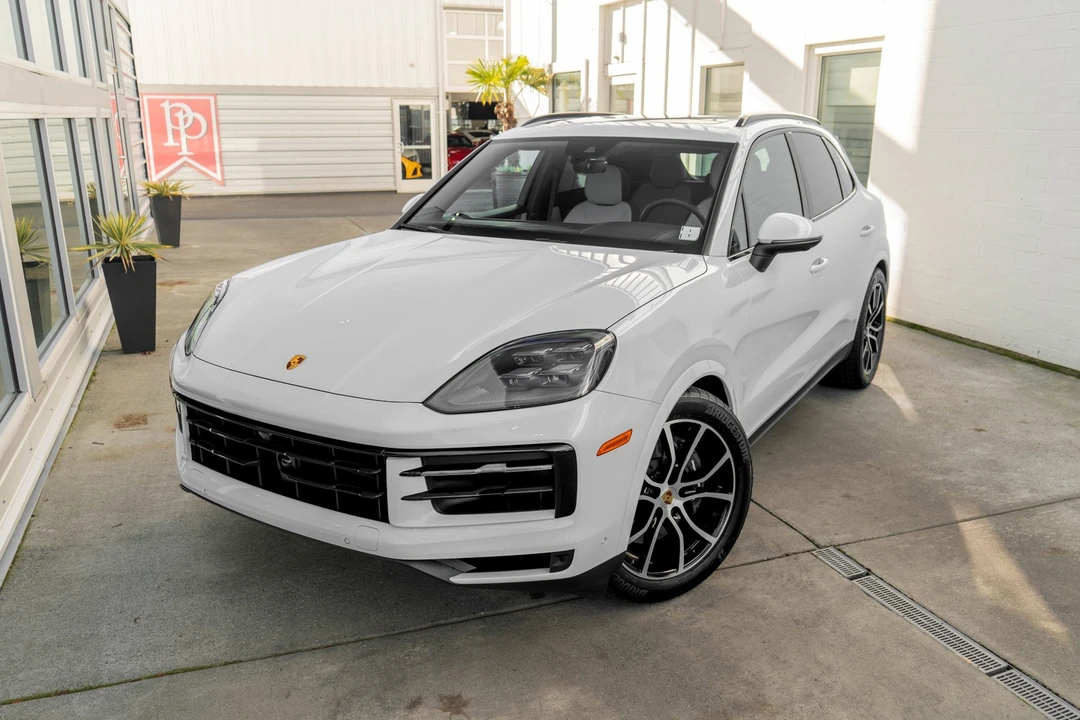 2024 Porsche 9Y0/9Y3 Cayenne - Image 2 of 21