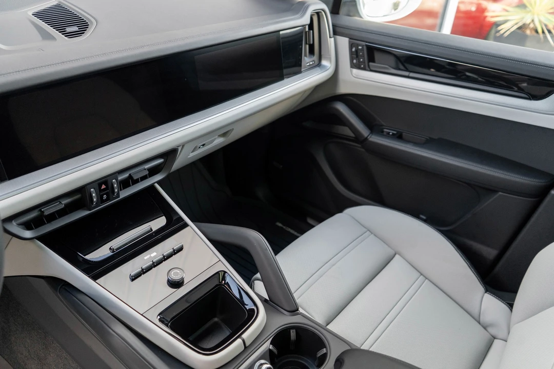 2024 Porsche 9Y0/9Y3 Cayenne - Image 17 of 21