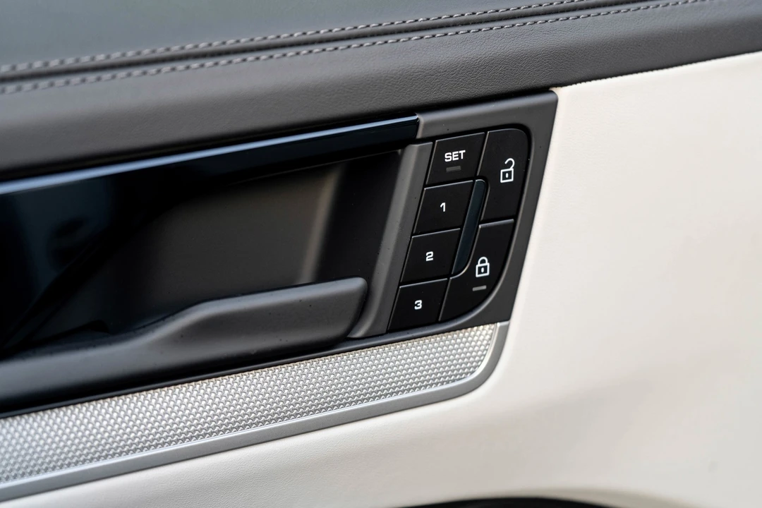 2024 Porsche 9Y0/9Y3 Cayenne - Image 10 of 21