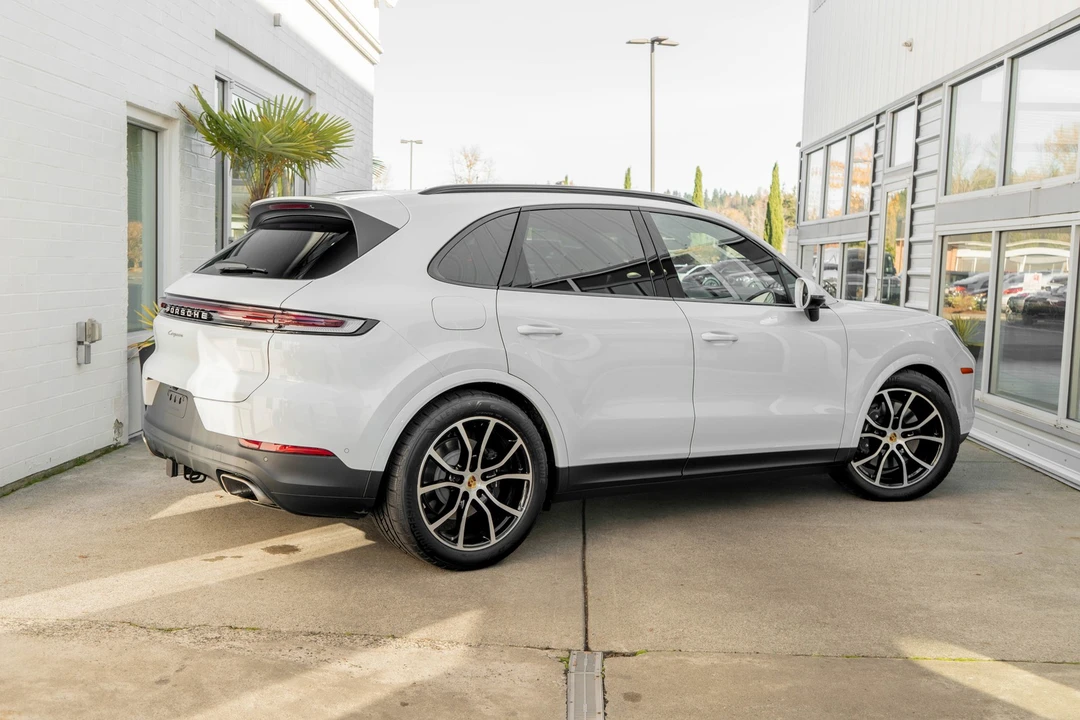 2024 Porsche 9Y0/9Y3 Cayenne - Image 6 of 21