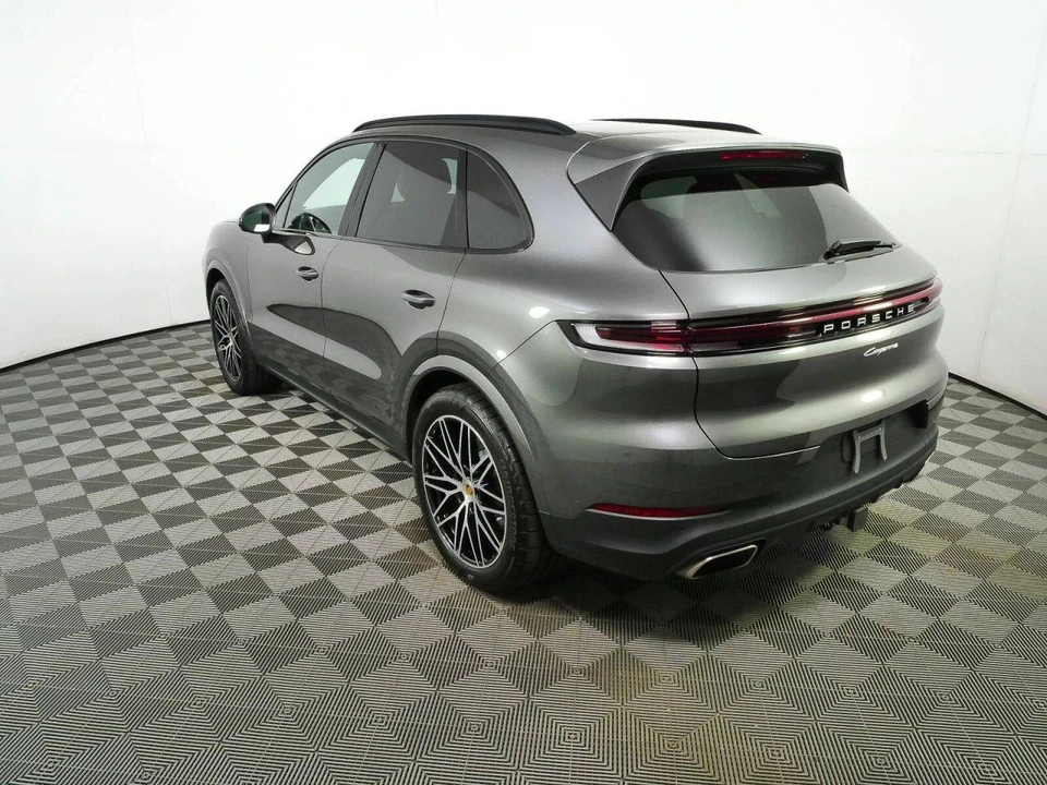2024 Porsche 9Y0/9Y3 Cayenne - Image 3 of 4