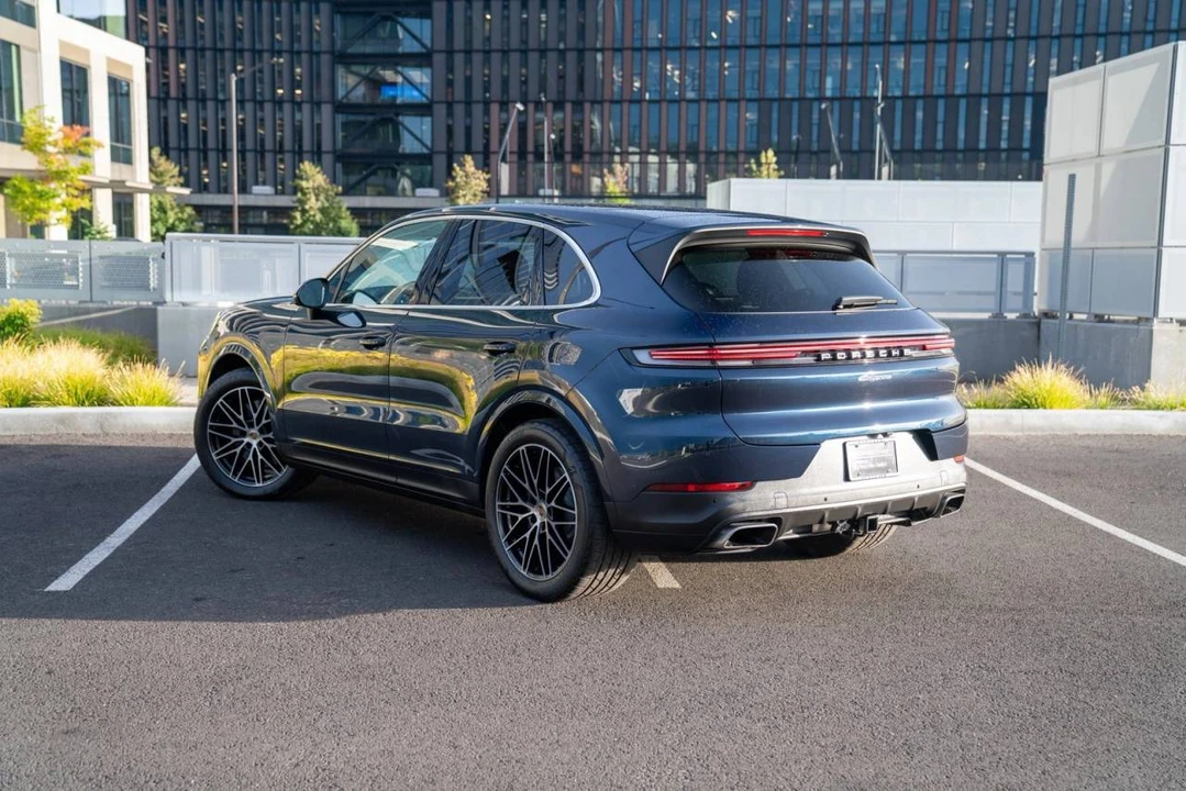 2024 Porsche 9Y0/9Y3 Cayenne - Image 3 of 4
