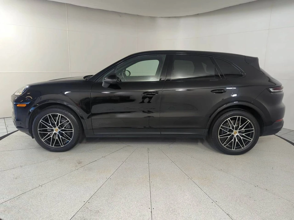 2024 Porsche 9Y0/9Y3 Cayenne - Image 2 of 4
