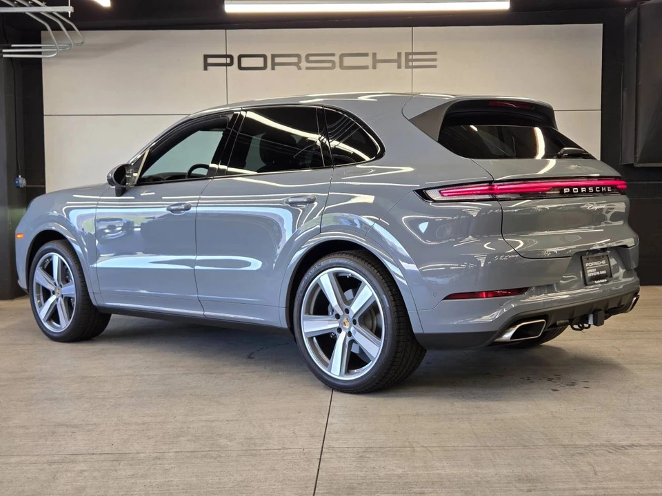 2024 Porsche 9Y0/9Y3 Cayenne - Image 3 of 4