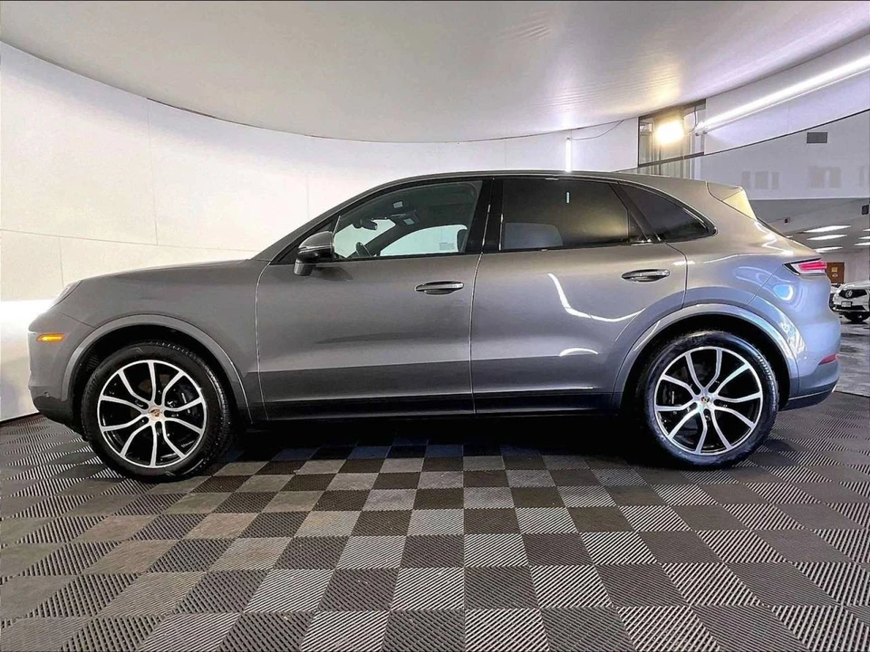 2024 Porsche 9Y0/9Y3 Cayenne - Image 2 of 4