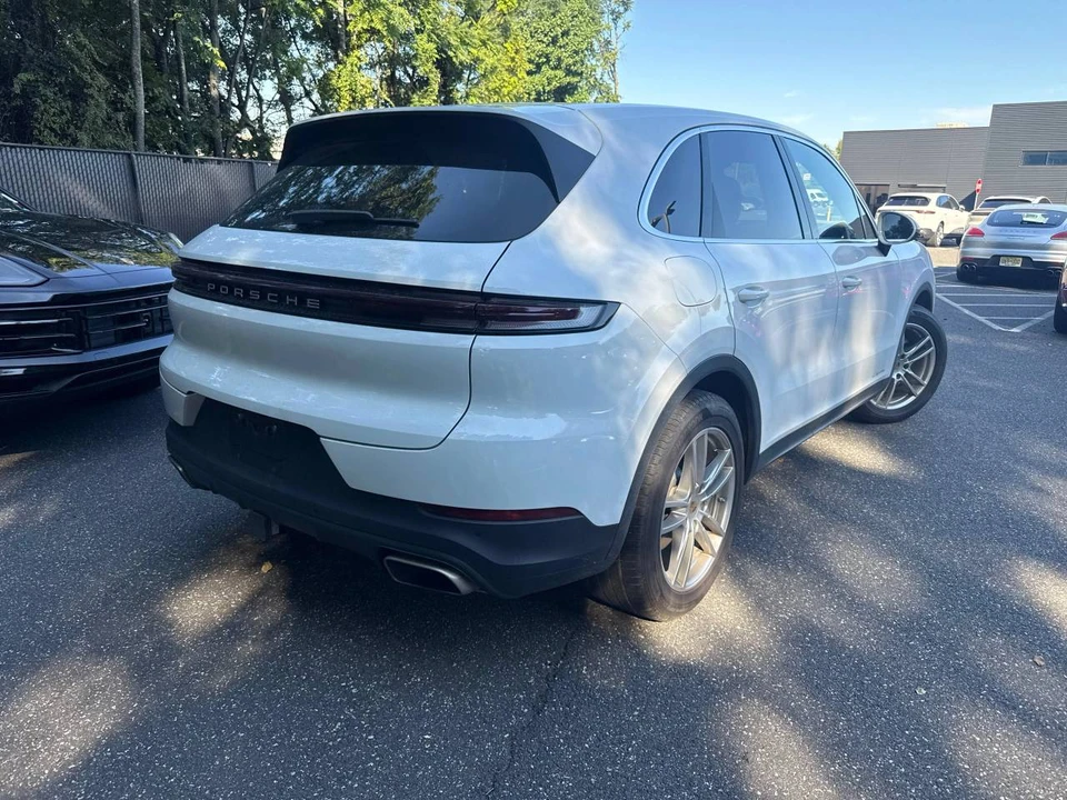 2024 Porsche 9Y0/9Y3 Cayenne - Image 3 of 4