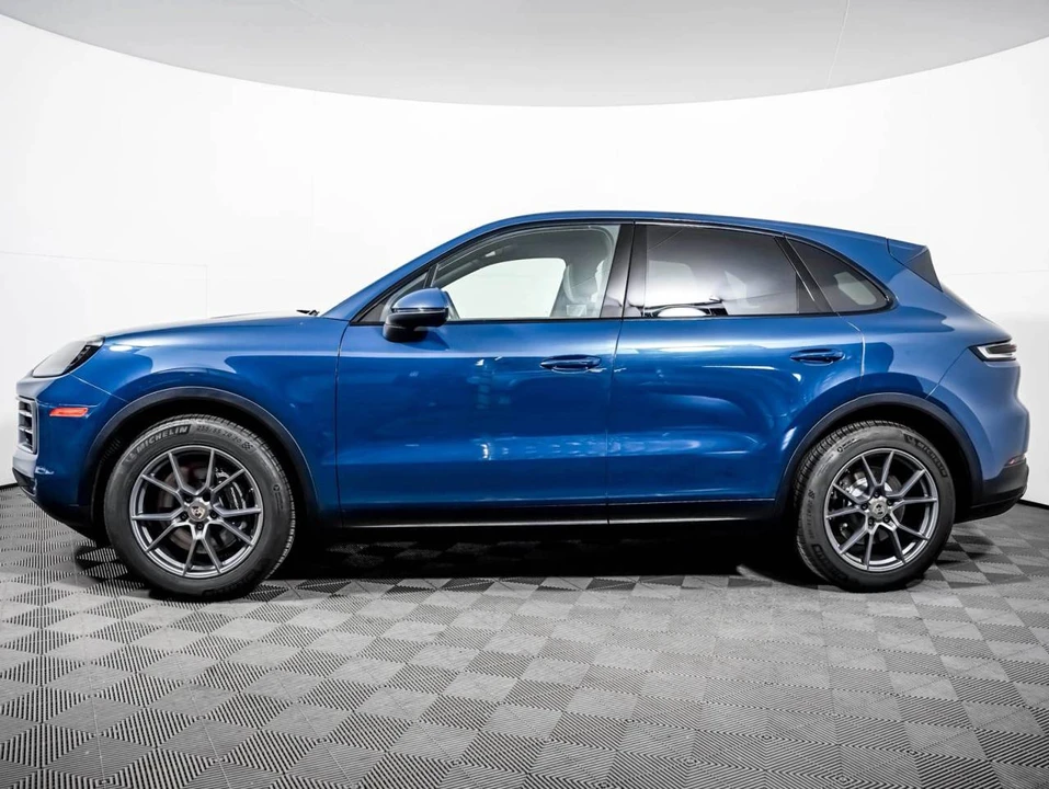 2024 Porsche 9Y0/9Y3 Cayenne - Image 2 of 4