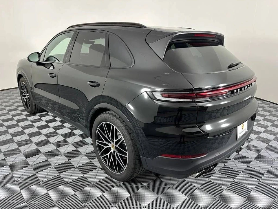 2024 Porsche 9Y0/9Y3 Cayenne - Image 3 of 4