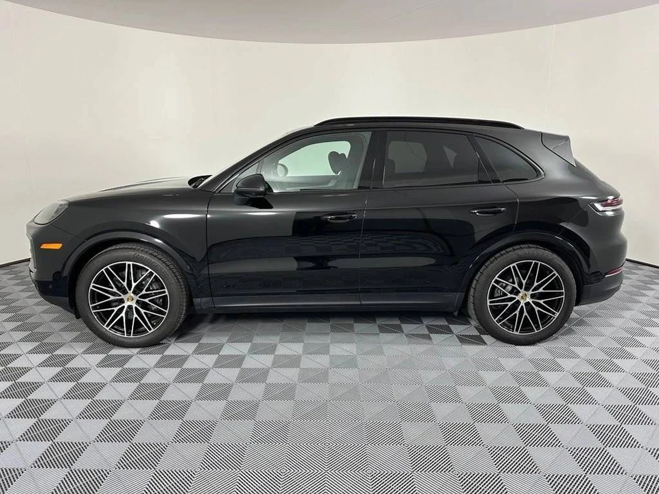 2024 Porsche 9Y0/9Y3 Cayenne - Image 2 of 4