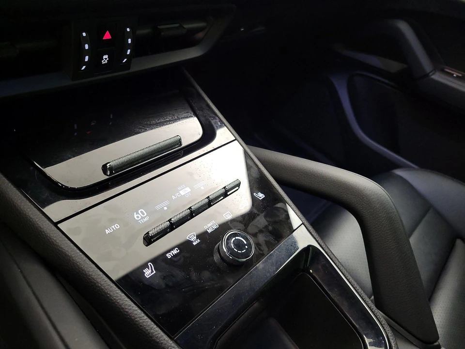 2024 Porsche 9Y0/9Y3 Cayenne - Image 17 of 23