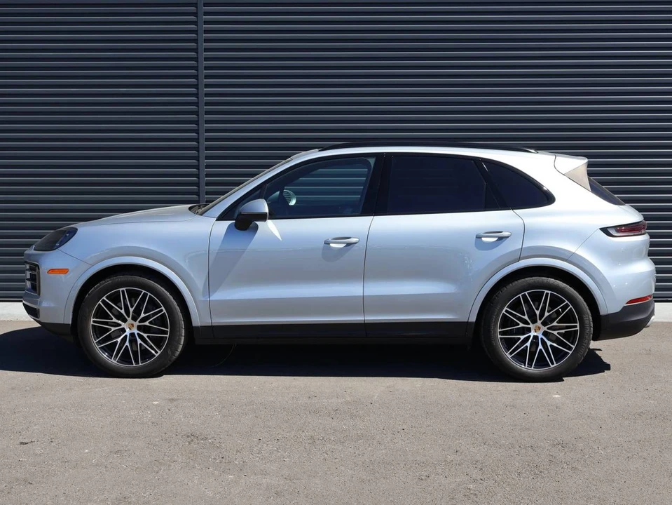 2024 Porsche 9Y0/9Y3 Cayenne - Image 2 of 4