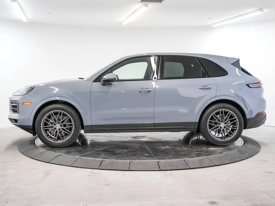 2024 Porsche 9Y0/9Y3 Cayenne - Image 2 of 4