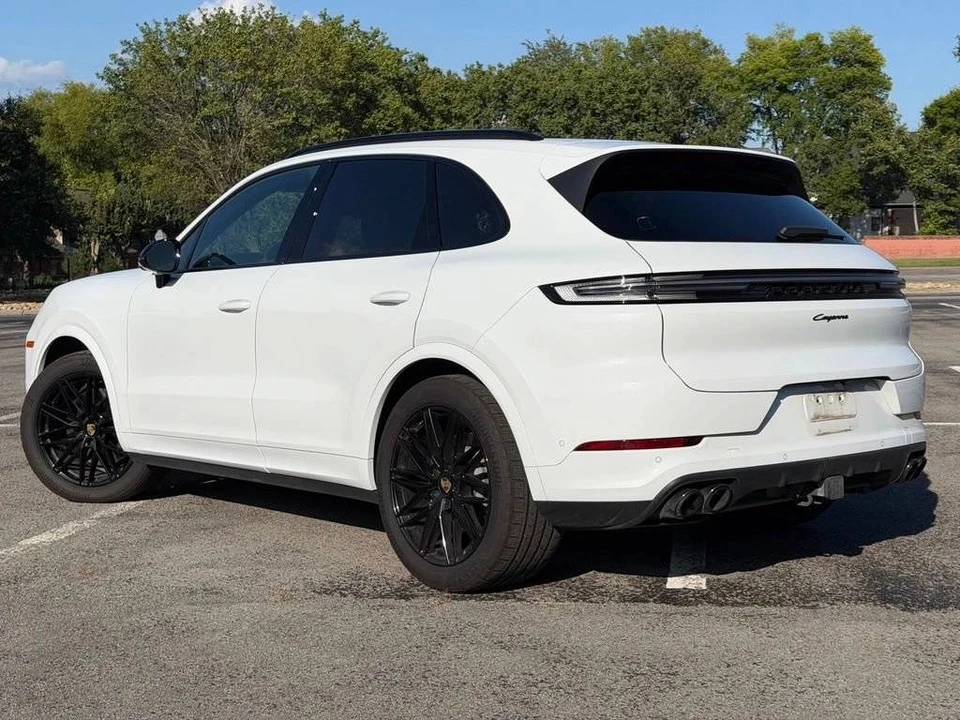 2024 Porsche 9Y0/9Y3 Cayenne - Image 3 of 4
