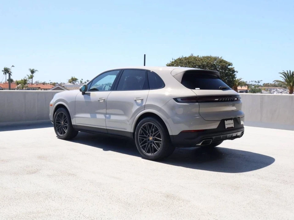 2024 Porsche 9Y0/9Y3 Cayenne - Image 3 of 4