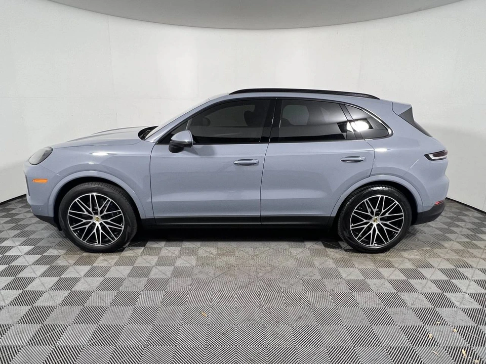 2024 Porsche 9Y0/9Y3 Cayenne - Image 2 of 4