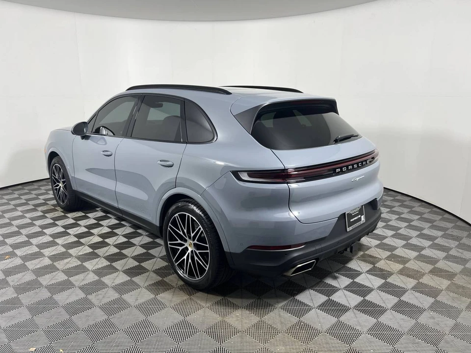 2024 Porsche 9Y0/9Y3 Cayenne - Image 3 of 4