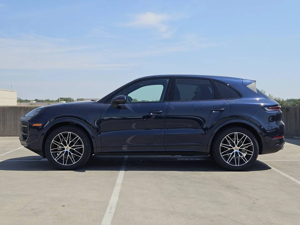2024 Porsche 9Y0/9Y3 Cayenne - Image 2 of 4