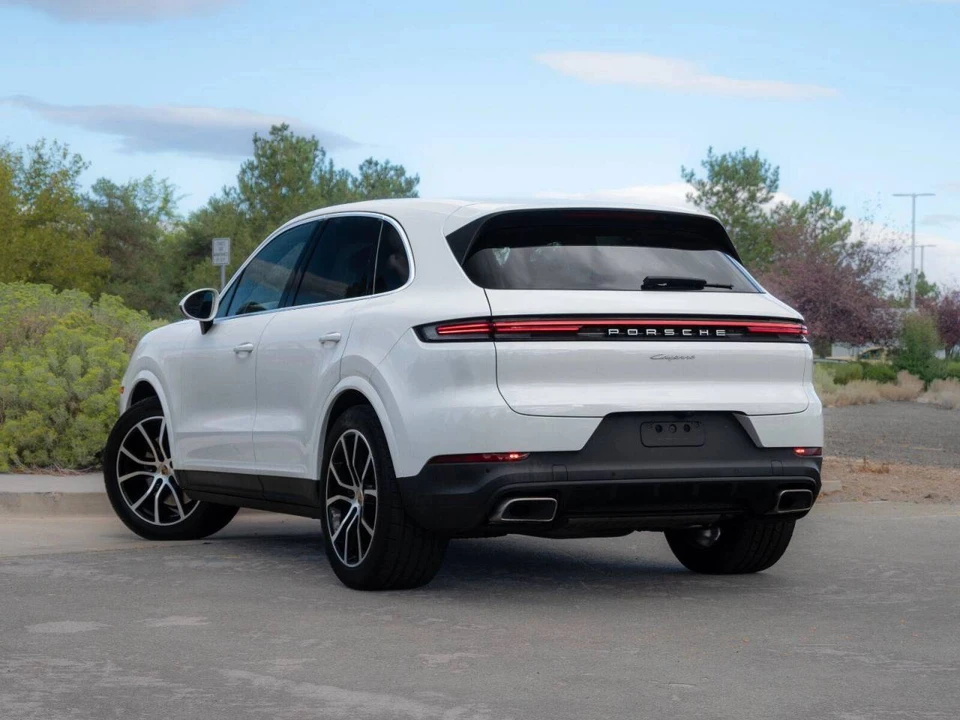 2024 Porsche 9Y0/9Y3 Cayenne - Image 3 of 4