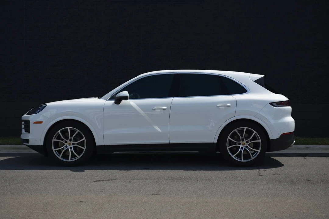 2024 Porsche 9Y0/9Y3 Cayenne - Image 2 of 4