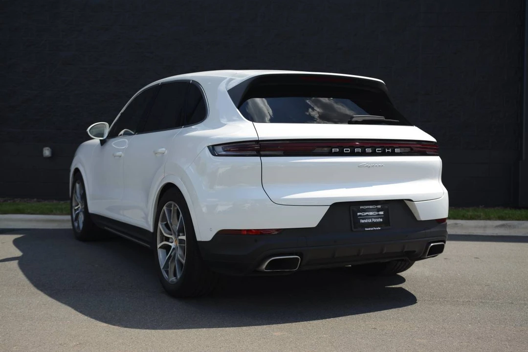 2024 Porsche 9Y0/9Y3 Cayenne - Image 3 of 4