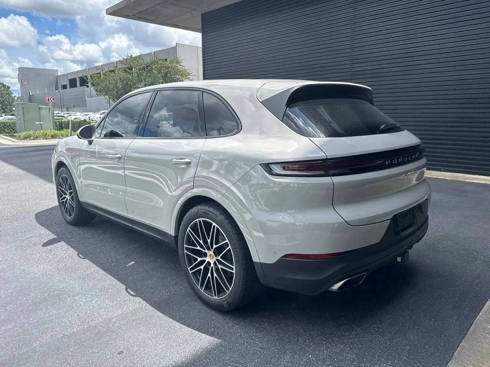 2024 Porsche 9Y0/9Y3 Cayenne - Image 3 of 4