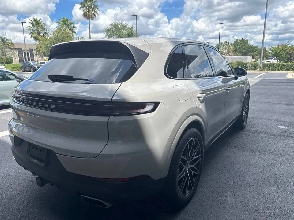 2024 Porsche 9Y0/9Y3 Cayenne - Image 4 of 4