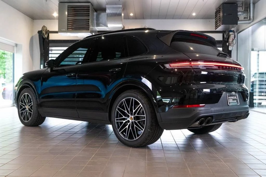 2024 Porsche 9Y0/9Y3 Cayenne - Image 3 of 4