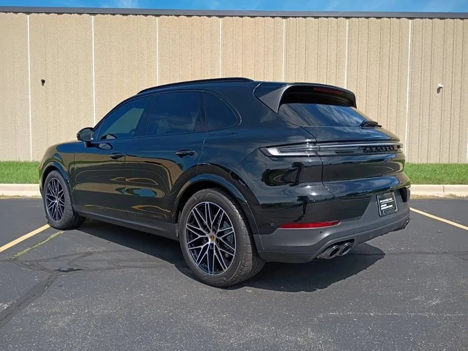 2024 Porsche 9Y0/9Y3 Cayenne - Image 3 of 4