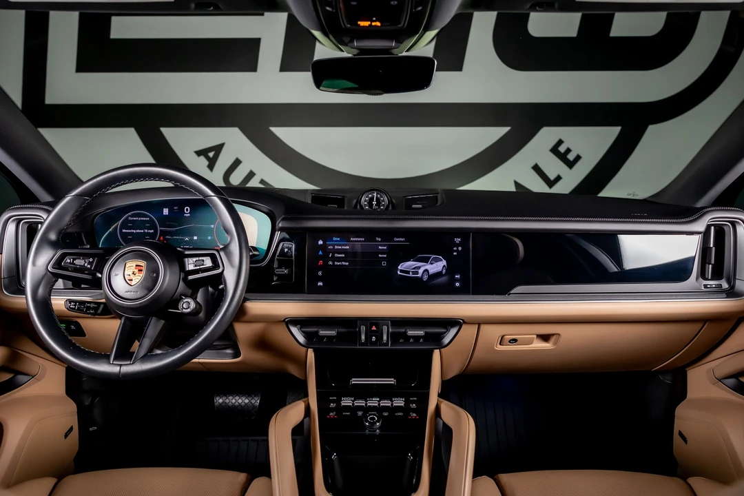 2024 Porsche 9Y0/9Y3 Cayenne - Image 2 of 12