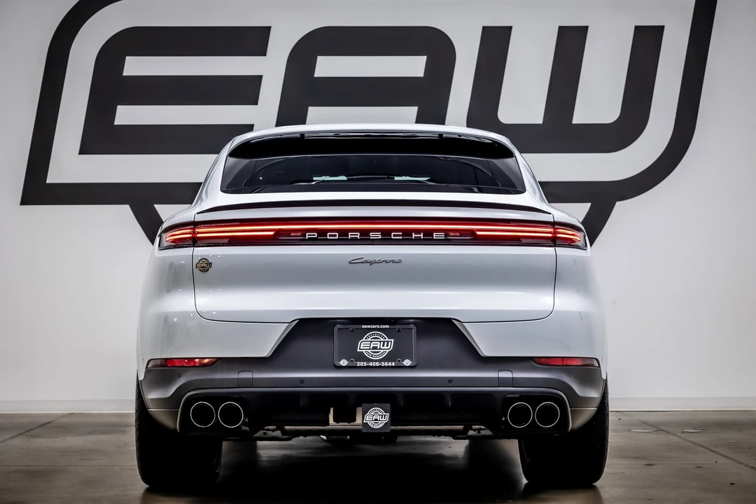 2024 Porsche 9Y0/9Y3 Cayenne - Image 11 of 12