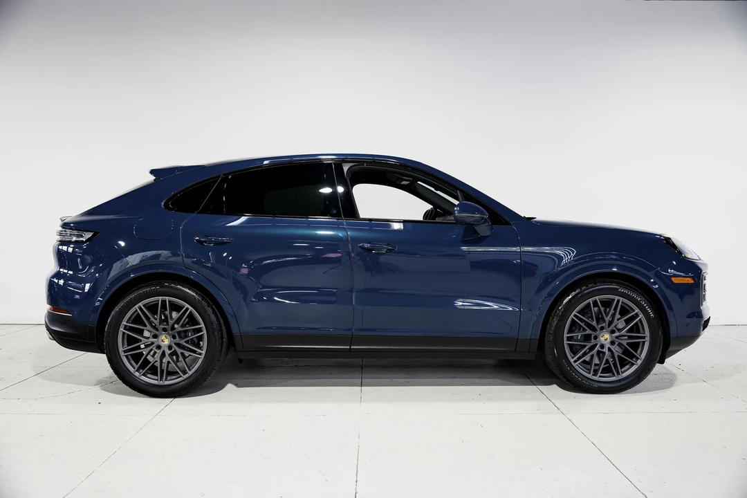 2024 Porsche 9Y0/9Y3 Cayenne - Image 2 of 21