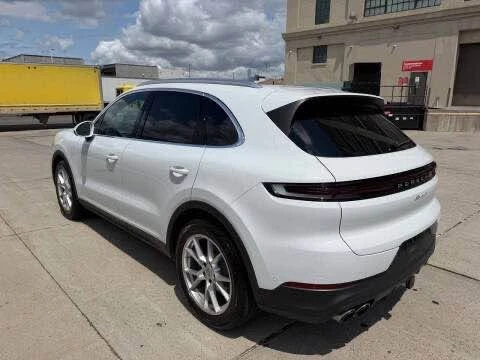 2024 Porsche 9Y0/9Y3 Cayenne - Image 4 of 13
